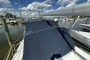 2006 Hunter 38 thumbnail 10