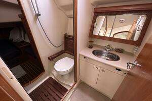 2006 Hunter 38 thumbnail 34