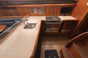 2006 Hunter 38 thumbnail 21