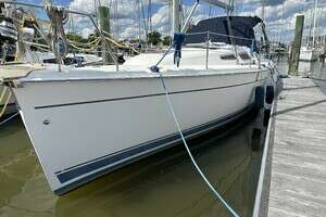 2006 Hunter 38 thumbnail 1
