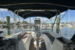 2006 Hunter 38 thumbnail 54