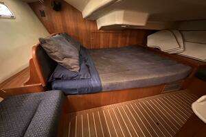 2006 Hunter 38 thumbnail 31