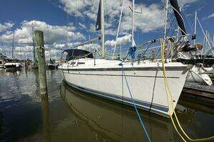 2006 Hunter 38 thumbnail 2