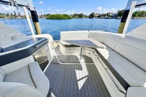 32ft Sea Ray Yacht For Sale