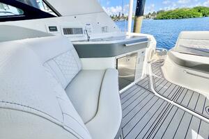 32ft Sea Ray Yacht For Sale