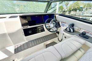 32ft Sea Ray Yacht For Sale