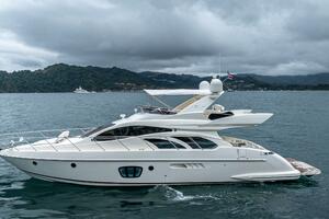 2007 Azimut 55 