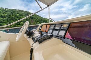 2007 Azimut 55 