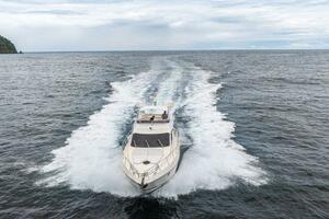 2007 Azimut 55 