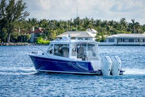 38ft MJM Yacht For Sale