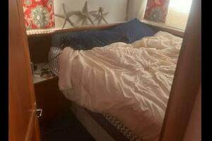 SEA DELIVERY 35ft Carver Yacht For Sale