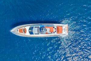 2010 Lazzara Yachts LSX 92 thumbnail 11