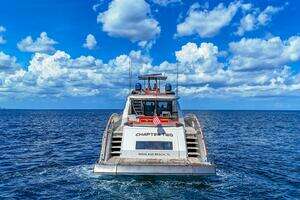 2010 Lazzara Yachts LSX 92 thumbnail 7