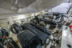 2010 Lazzara Yachts LSX 92 thumbnail 62