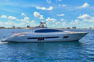 2010 Lazzara Yachts LSX 92 thumbnail 2