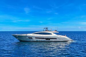 92ft Lazzara Yachts Yacht For Sale