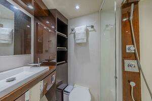 2010 Lazzara Yachts LSX 92 thumbnail 54