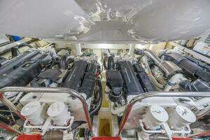 2010 Lazzara Yachts LSX 92 thumbnail 59
