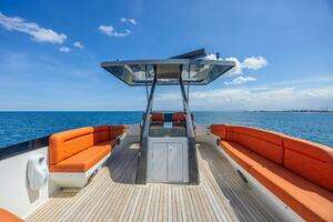 2010 Lazzara Yachts LSX 92 thumbnail 25