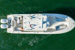 2016 Invincible 33 Open Fisherman thumbnail 4