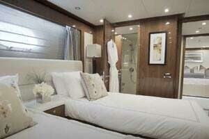 2017 Hargrave Raised Pilothouse thumbnail 32