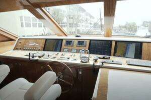 2017 Hargrave Raised Pilothouse thumbnail 13