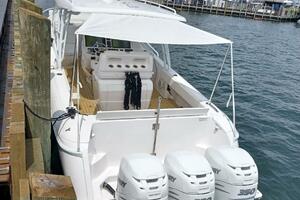 40FT (12.19M) INTREPID Worth Avenue Yachts