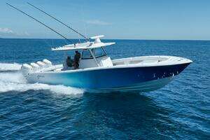 2023 Yellowfin 39' Offshore thumbnail 31