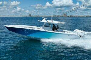 2023 Yellowfin 39' Offshore thumbnail 3