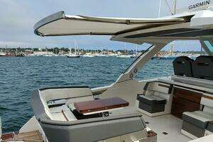 2021 Tiara Yachts 38 LS thumbnail 13