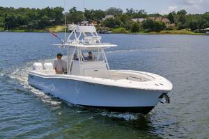 2020 Invincible 39 Open Fisherman Exterior Profiles (11)