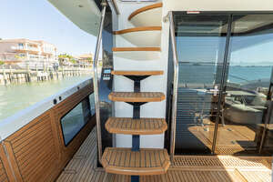 2024 Galeon 560 FLY thumbnail 19