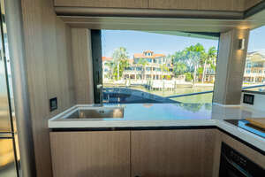 2024 Galeon 560 FLY thumbnail 33
