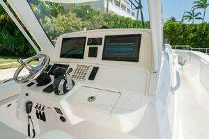 2021 Intrepid 407 Panacea thumbnail 10