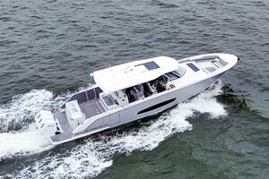 Photo 5599240 for 2025 Regal 50 SAV  