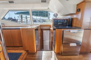 44FT (13.41M) AQUILA Worth Avenue Yachts