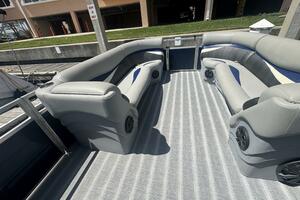 26ft Leisurecraft Yacht For Sale