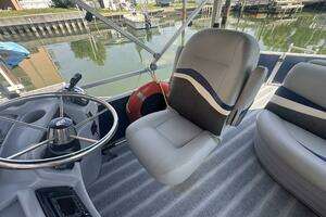 2021 Leisure Kraft Prestige 2635 LX Tri-Toon thumbnail 17