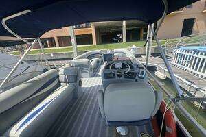 2021 Leisure Kraft Prestige 2635 LX Tri-Toon thumbnail 9