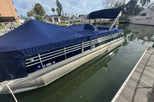 26ft Leisurecraft Yacht For Sale
