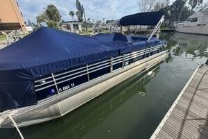 26ft Leisurecraft Yacht For Sale
