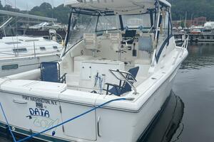 2001 Pursuit 3000 Offshore boat docked in Port Washington, N