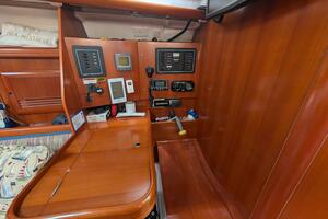 Sea Mistress IV 37ft Beneteau Yacht For Sale