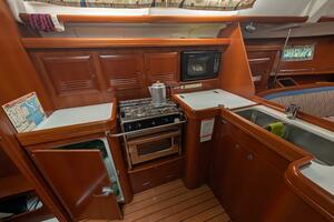Sea Mistress IV 37ft Beneteau Yacht For Sale