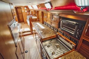 Galley, Fwd