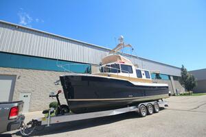 2020 Ranger Tugs R-31 Command Bridge LE