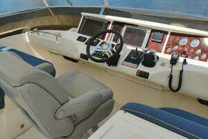 2001 Viking Princess 72 thumbnail 10