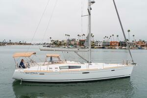 Skyfall 49ft Beneteau Yacht For Sale