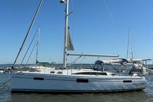 Picture Perfect 43ft Catalina Yacht For Sale