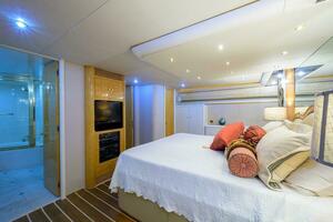 LOST TEXAN 80ft Lazzara Yachts Yacht For Sale